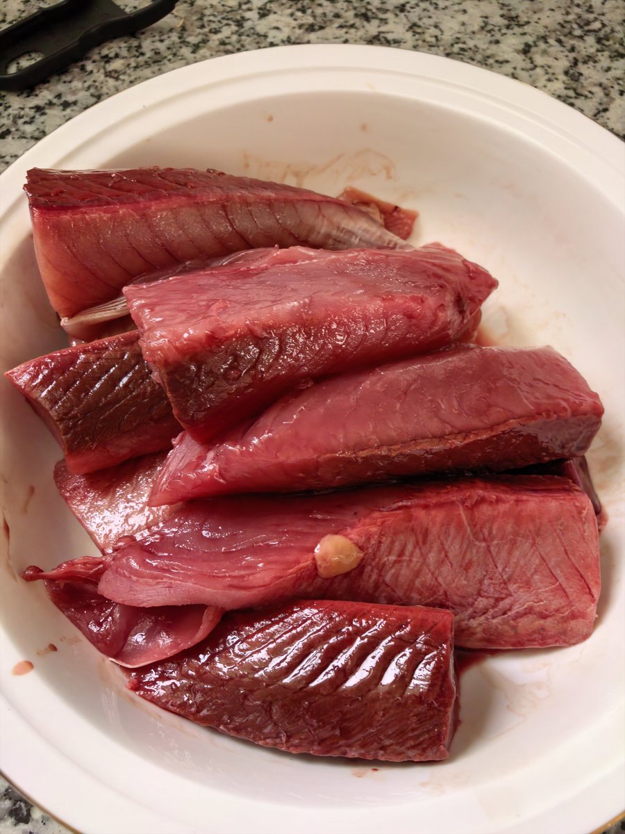 The tuna is really fresh today. 
I wonder if the phoenix in the sky has also noticed, and is tempted to descend for a taste?