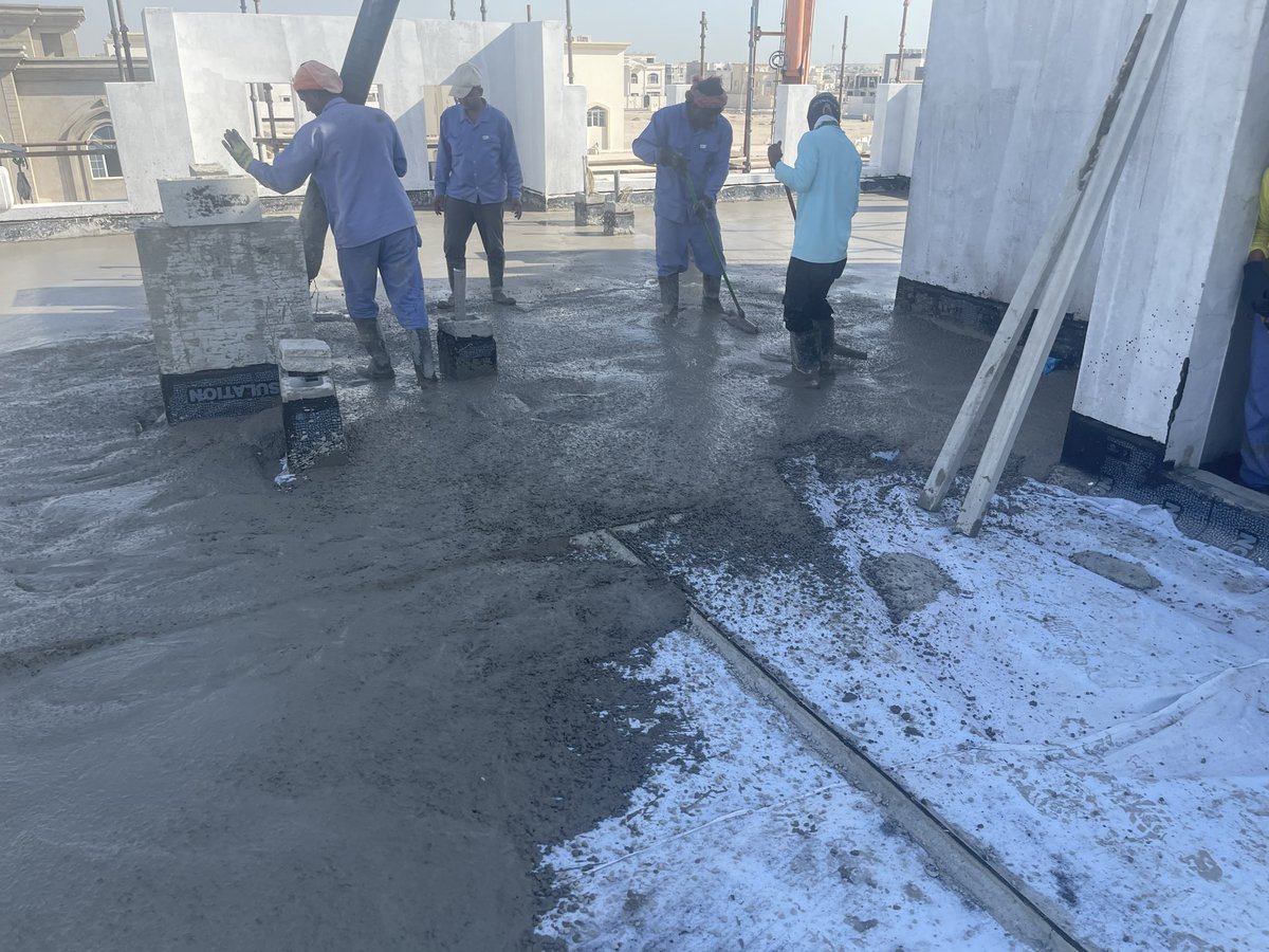 نتقدم بعمل جميع صيانة المنازل مثل 
العازل المائي البلاستر الكهرباء بناء الطابوق السيراميك للتواصل 
31517273