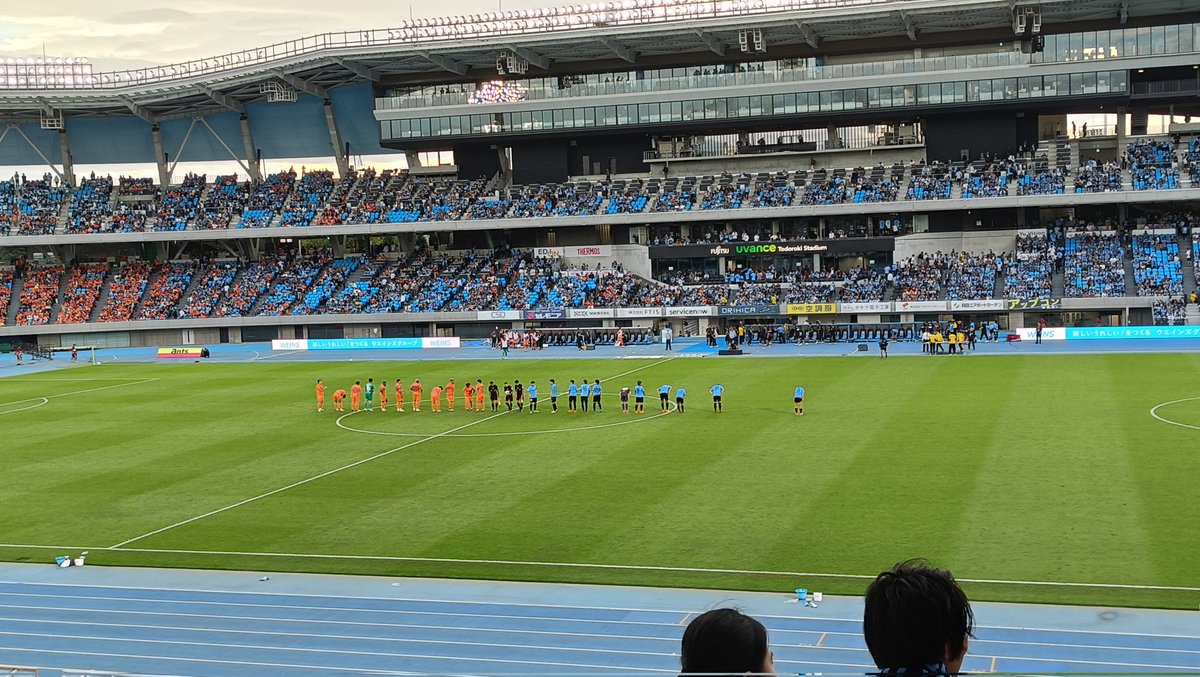 iruka12go's tweet image. 試合終了。川崎5-3清水。相手は後半頭から3人を替えSBを左右逆にすると、ウチは向かい風も影響して一気に劣勢に。1点を返され更にPKを与えるも山口がセーブ！以降も耐える時間が続くも、数少ない好機を河原が鋭い出足で決めて5点目。終盤にPKで1点返されるも打ち勝った！前後半で内容が真逆過ぎる…。