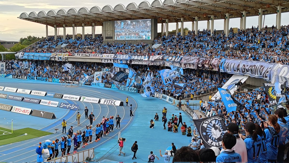 iruka12go's tweet image. 試合終了。川崎5-3清水。相手は後半頭から3人を替えSBを左右逆にすると、ウチは向かい風も影響して一気に劣勢に。1点を返され更にPKを与えるも山口がセーブ！以降も耐える時間が続くも、数少ない好機を河原が鋭い出足で決めて5点目。終盤にPKで1点返されるも打ち勝った！前後半で内容が真逆過ぎる…。