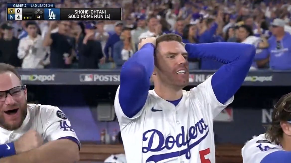 息子、小以下優勝🏆✨✨✨
ナイスです👏
(熊谷は遠くて行けません...🐻)

自分は自宅で投手:大谷・打者:翔平を観戦していました⚾️
投手:大谷が10奪三振して、打者:翔平がホームラン3本も打つ...意味不明‼️
味方まで頭を抱えていましたw

あれはゲームの世界でいうチートキャラ🎮
使用禁止にしないと😂