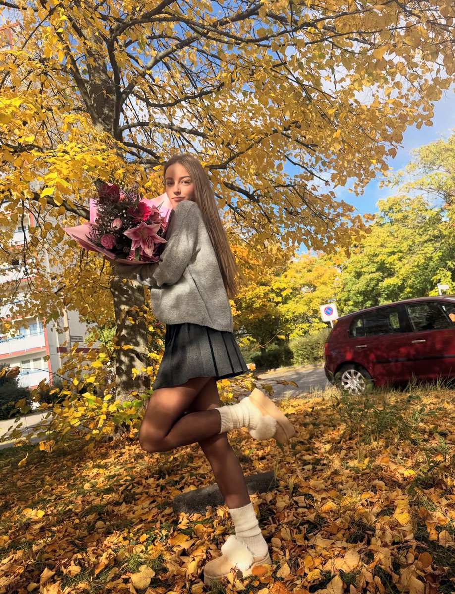 Sonbaharın renkleri ve çiçeklerimin güzelliğiyle herkese günaydın ☀️🍁💐