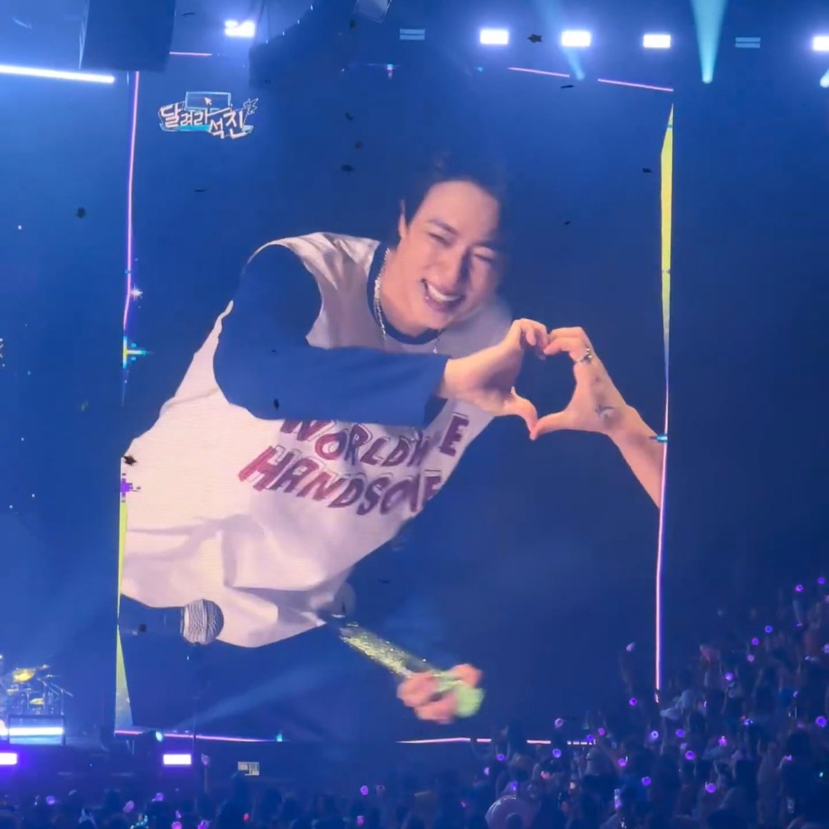 I vote for #Jin for #2025MAMAVOTE