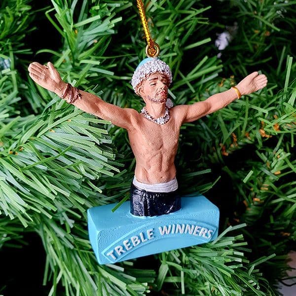 thegingerwig's tweet image. Matchday competition.

Win a Have you ever won the Treble decoration

Retweet to enter 

If City beat Everton today we'll give away a decoration to a follower who retweets 

Good luck and cmon City