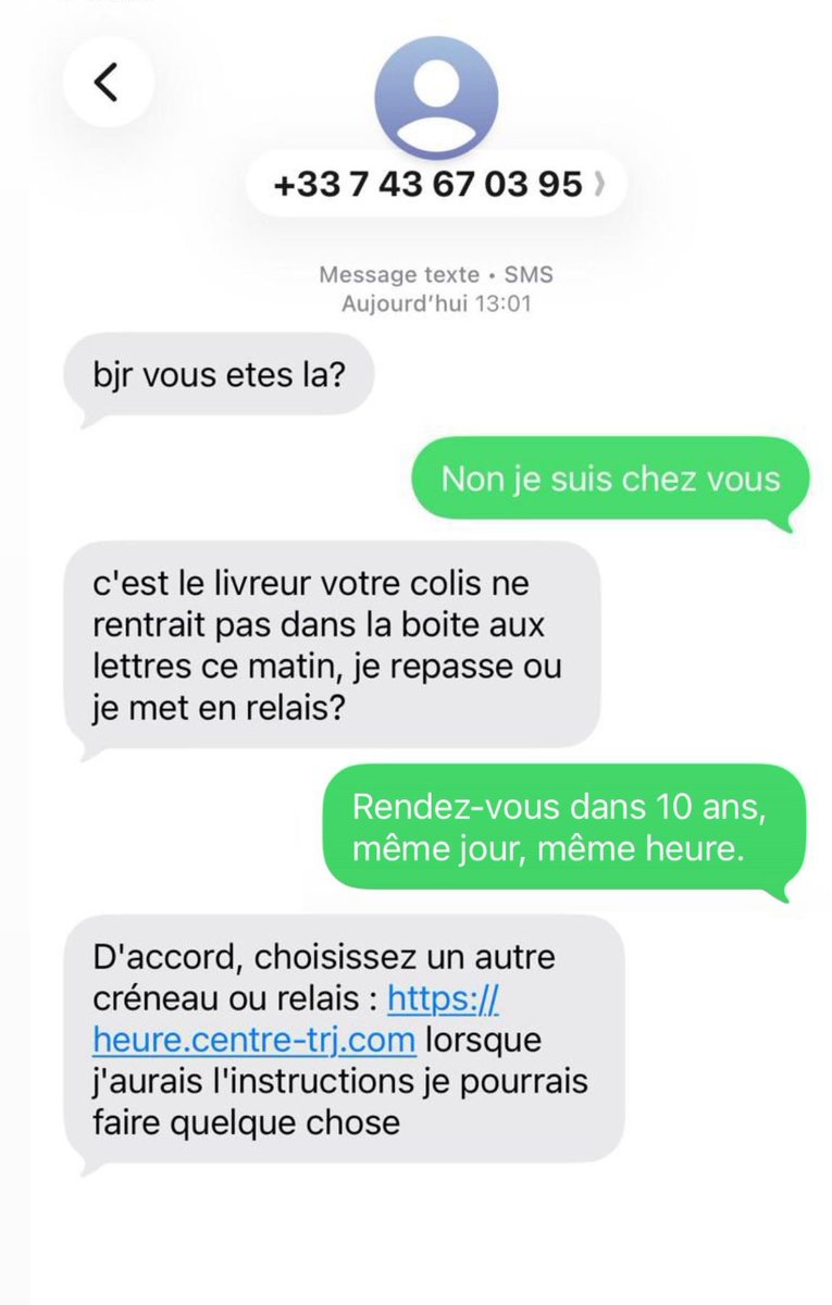 🧐 Un étrange SMS vient d'apparaître sur votre téléphone vous demandant si vous êtes chez vous ?

⚠️ C'est une arnaque visant à vous dérober vos données bancaires et personnelles !
Signalez en ligne : 33700.fr