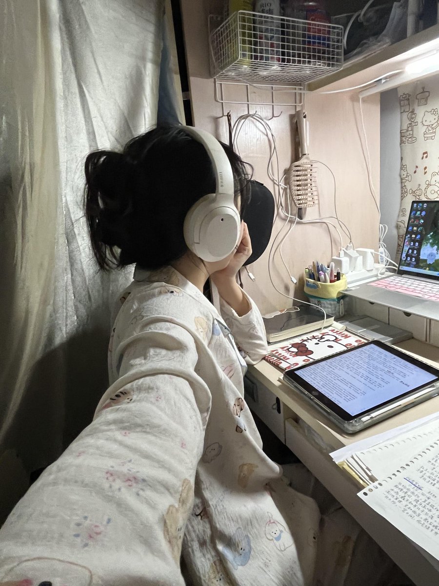 耳机一戴，谁都不爱，我的快乐我做主