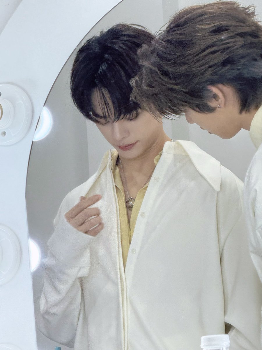 มองไรกัน  ....แต่ตอนนี้เข้าใจละ  ชัดเลย🐶🐻‍❄️

#OurPor23rdBirthday #Teeteepor #ป๋อตี๋ตี๋