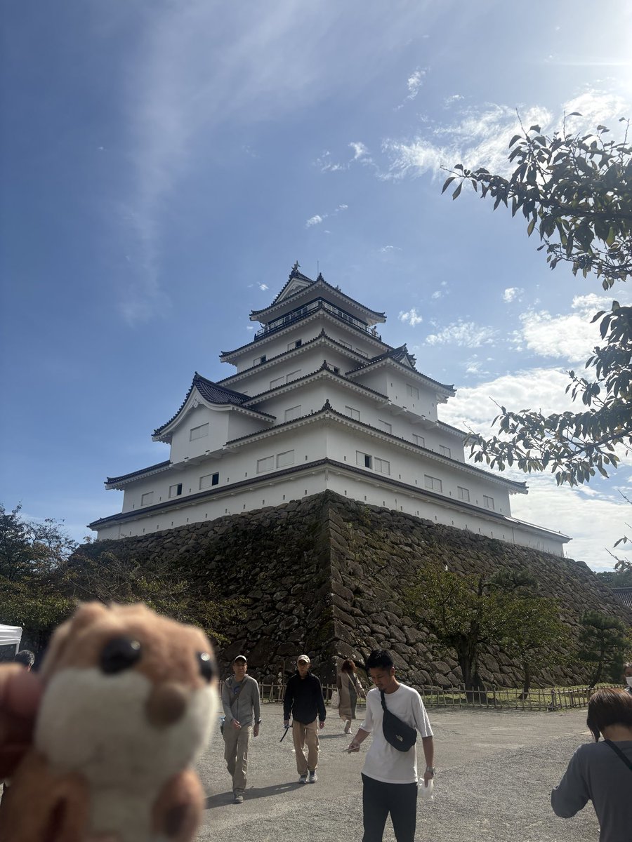 tumosabu's tweet photo. 鶴ヶ城！ https://t.co/ghoQ4MMlT5