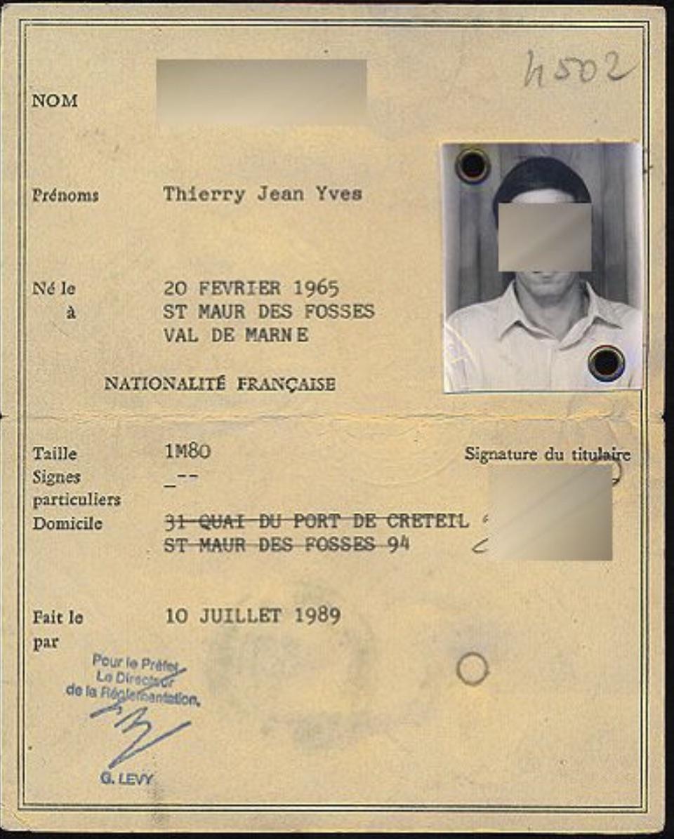 Leidy_Dragon's tweet image. Les pièces d'identité ressemblaient à ça il y a encore 30 ans, sans mention de sexe