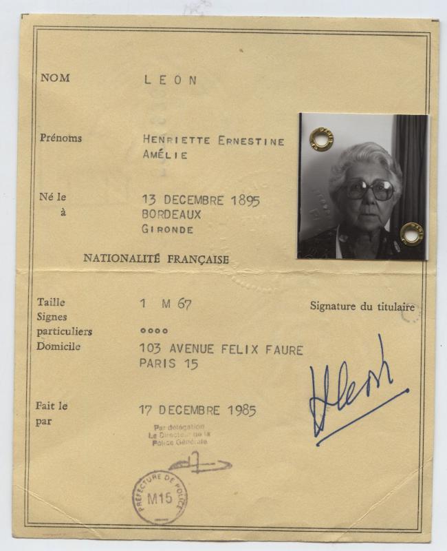 Leidy_Dragon's tweet image. Les pièces d'identité ressemblaient à ça il y a encore 30 ans, sans mention de sexe