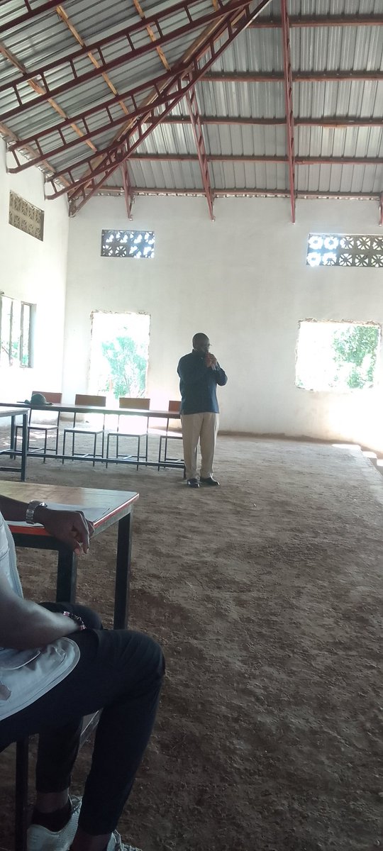 The director Bright High School Kisita Masindi welcoming <a href="/Rdpuganda24/">Recreation for Development and Peace,RDP Uganda</a> So much grateful for the great initiative of #Digitalrightsinbusiness 
<a href="/cipesaug/">CIPESA</a> <a href="/EnabelinUganda/">Enabel in Uganda</a> <a href="/GovUganda/">Government of Uganda</a> 
#BeeraSharp