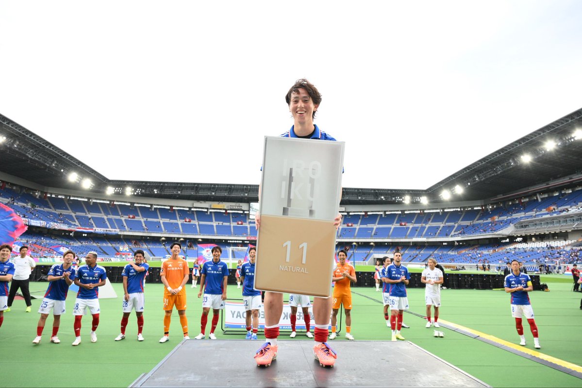 prompt_fmarinos's tweet image. 𝑆𝑇𝑈𝑁𝑁𝐼𝑁𝐺 𝑃𝐿𝐴𝑌𝐸𝑅𝑆 𝑂𝐹 𝐓𝐇𝐄 𝐌𝐀𝐓𝐂𝐇!!👑👏
🌊 #谷村海那 選手
🟥 #ジェイソンキニョーネス 選手
⬜️ #ジョルディクルークス 選手
🟦 #植中朝日 選手
本日の試合で、4名の選手が圧倒的な存在感を放ちました🌊
#fmarinos | #Jリーグ | #DKSELECT | #inゼリー | #MuAtsu |…