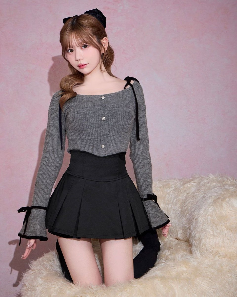 このスカパン、唯一無二の美脚シルエットすぎて神👶🏻🙏🏻🎀インナー気