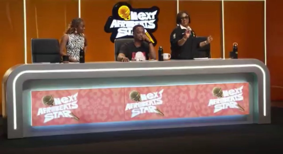 oxygist's tweet image. The moment a Nigerian Talent Show Participant changed it for the judges after they rejected him😱🙆♀️— watch till the end and share your thoughts 🫵🏾🧎
(Ministry of Interior Oxlade Piece Of My Heart Blord Tiwa Savage B and D)