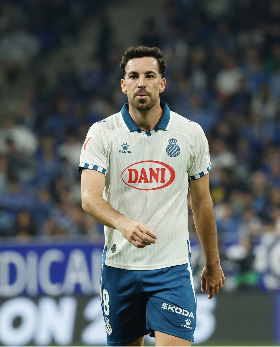 Su reconversion a organizador es de las cosas mas bestias que recuerdo en estos últimos años.
Yo llegué a dudar de él, antes y después de la lesion, ahora mismo es uno de mis jugadores favoritos.
Lidera, ordena y ejecuta, en la base o en la mediapunta.
Lo que juega <a href="/EduExposito/">Edu Exposito Jaen</a>