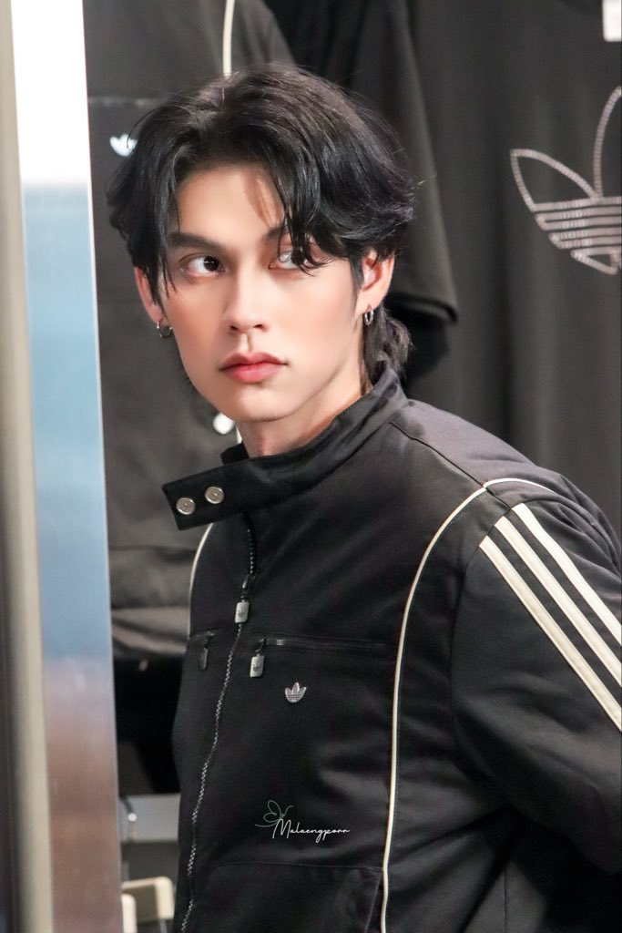 BA Adidas คนนี้เค้าหล่อสุดๆไปเลยพี่😭

BRIGHT With adidas Style 
#adidasxBRIGHT #bbrightvc
#adidasOriginals <a href="/bbrightvc/">bright</a>