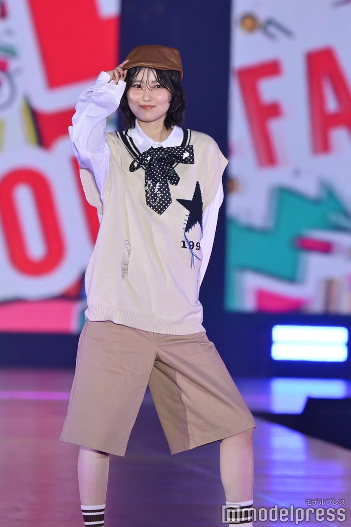 Rakuten GirlsAward 2025 A/W💜🩷】 櫻坂46三期生・的野美青