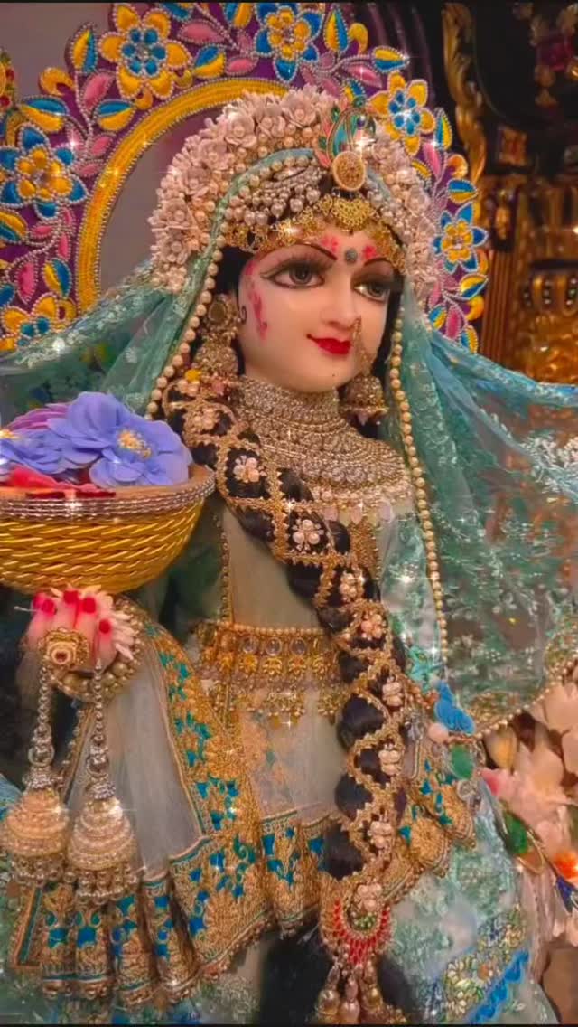 मुश्किल वक़्त का सबसे बड़ा 
सहारा है- उम्मीद '!! जो कानों में धीरे से कहती है
  सब अच्छा होगा !!
जय श्री राधे✨🌟