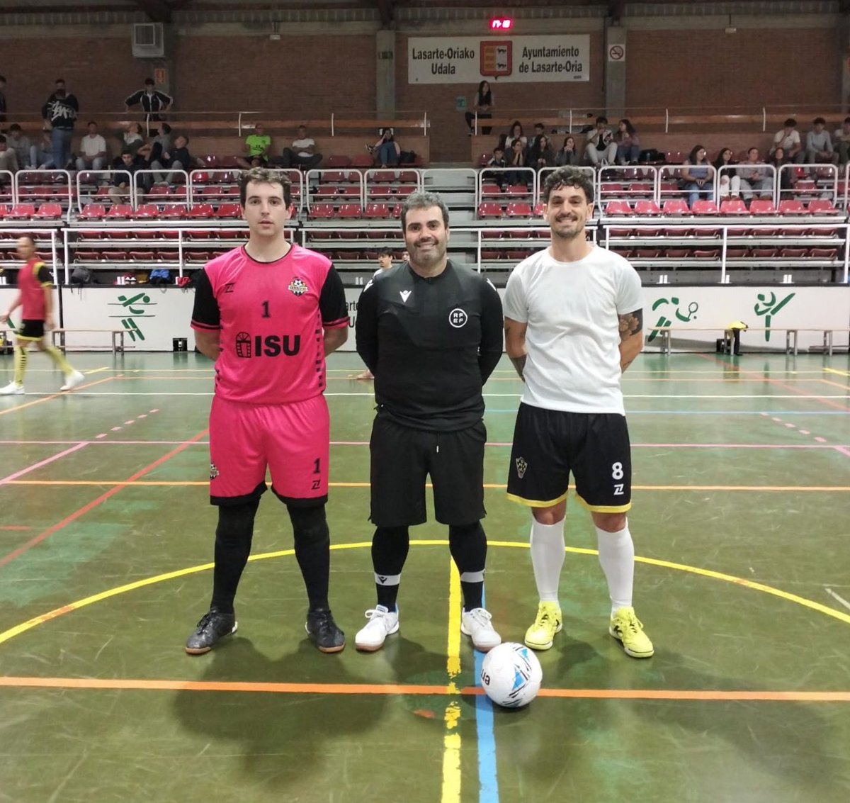 🏆 Primera regional Guipuzcoana 

👤 Iñaki Ayerdi

<a href="/ISUfutbolsala/">VENTANAS ISU LEIHOAK- ARETO FUTBOLA</a> <a href="/EguzkiAreto/">Eguzki Areto Futbola</a> 🆚 #gamonfs

#futsal #aretofutbola #futsalreferee #referee #arbitro #arbitra #ctafs #rfef #lasarteoria #quenotelocuenten #cogafs