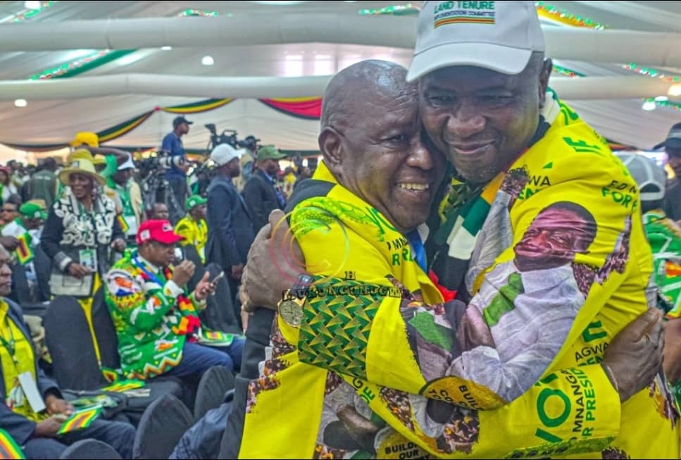 TembaMliswa's tweet image. Interesting images from the ZANU PF Conference revealing the abiding tenet of how alignment of interests is more permanent than enmity. Many of you follow politics the same way you do football that is why you are constantly flummoxed when alliances shift and, ignorantly, you are…