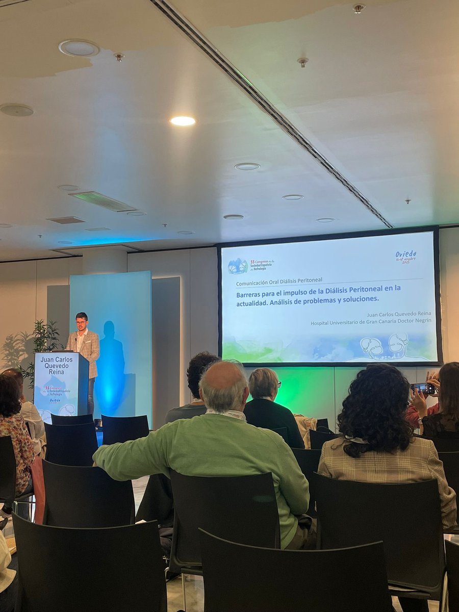 #senefro25 <a href="/Nef_HDrNegrin/">Nefrología HUGC Dr Negrin</a> <a href="/SENefrologia/">S.E.N. Nefrología</a> <a href="/EmiliSanAlv/">Emilio Sánchez</a> 

Y seguimos 👏💪, ultimo día de congreso!

🗣️ Dr. Juan Carlos Quevedo, responsable de nuestra unidad de DP, explora de forma excelente un tema de actualidad ♨️

✏️Barreras para el impulso de la Diálisis Peritoneal en la