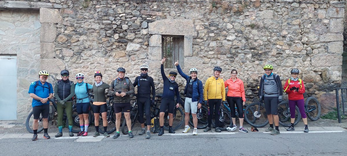 En ruta por el Alto Najerilla, La Rioja. 
Disfrutando del otoño y de la bici.
#rutaspangea