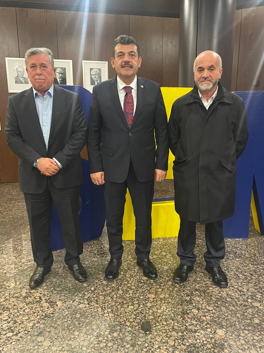 📍ESSEN BELEDİYESİ ZİYARETİNDEYİZ 

Essen Belediyesi’ne; Muhammet Balaban (Essen Büyükşehir belediye başkanı özel temsilcisi) , Muhammed Ürker (UID Genel Başkan Yardımcısı), Dursun Baş (UID Ruhr Bölge Başkanı), İsmail Gergin (UID Essen Şube Başkanı) ve heyetimiz ile birlikte