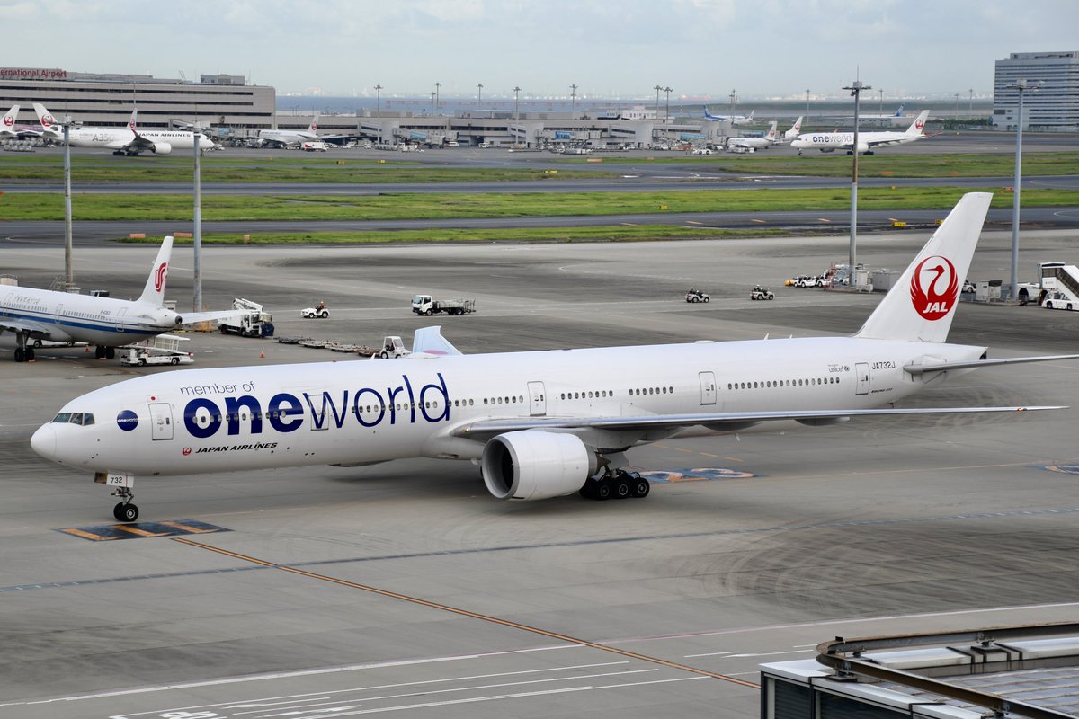 fda_mmj's tweet photo. 定期的な飛行機成分の補給✈️
年内あと6フライト分乗る予定です！
それまでまたお仕事頑張ります、、、
＠Haneda_official @AirFranceJP 
@IndonesiaGaruda @JAL_Official_jp 
#UNITEDAIRLINES #飛行機撮影 https://t.co/BZnASB7bTm