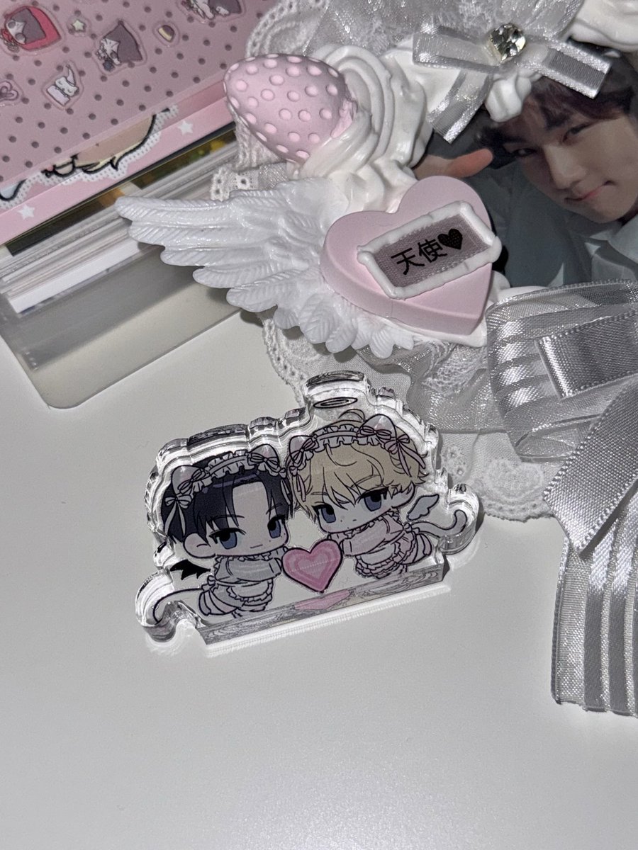 엔하이픈 웤더라인 앙콘 기념
#rt 추첨 한 분께 사진 속 야옹즈 아크릴 코롯토 드립니다≽^•⩊•^≼ 

업체 선정 미스로 수량이 1개예요(˚ ˃̣̣̥⌓˂̣̣̥ ) 
♥︎첫콘or막콘 현장수령,배송 가능♥︎