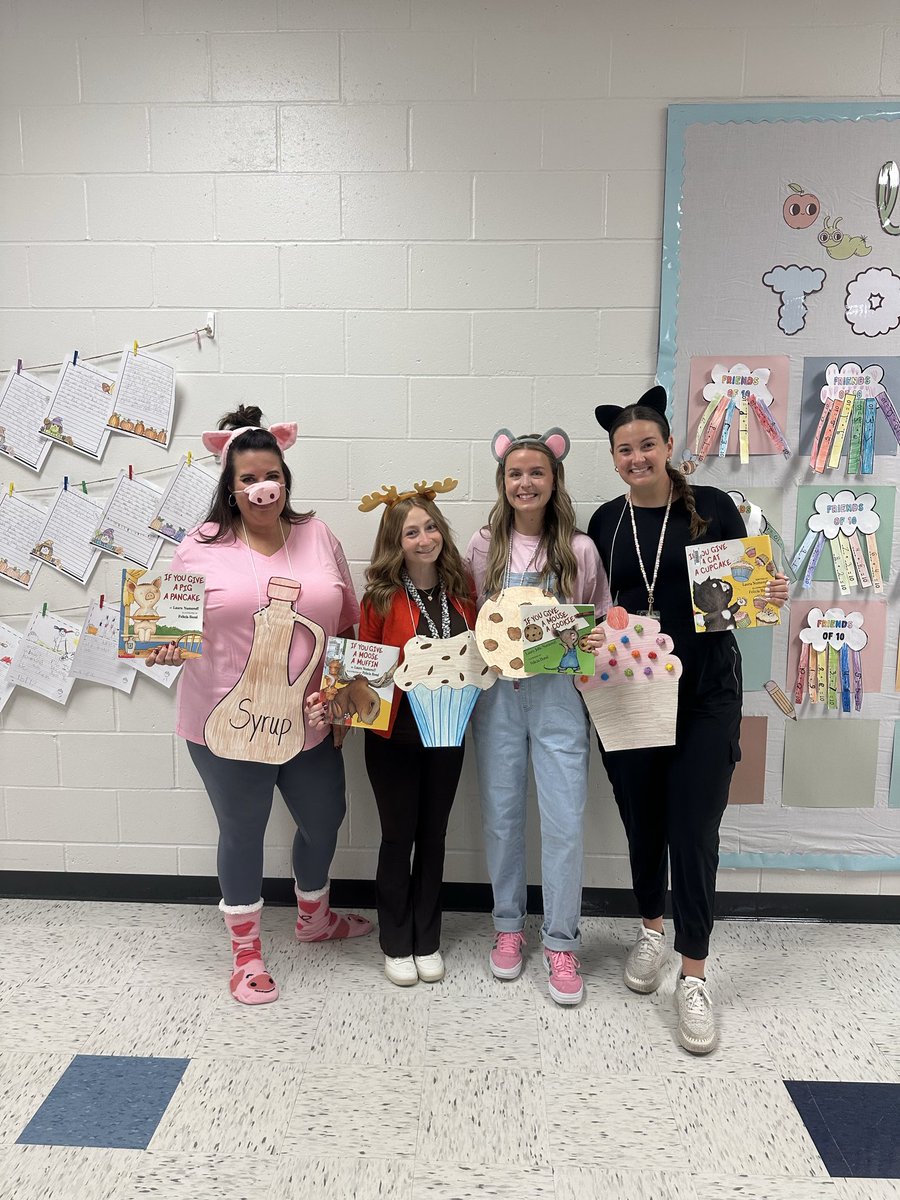 GeldermannSCE's tweet photo. If you give a teacher a party then they will probably want to dress up! #scesoars https://t.co/9beRlnBkmX