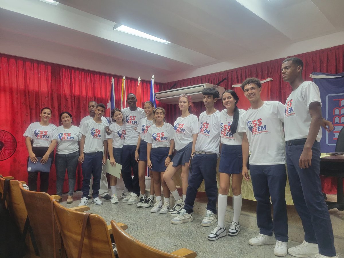 jordan_fgfres's tweet photo. En el día de ayer se realizó el consejo municipal de la FEEM del Cotorro motivados por el 55 aniversario de la organización del centenario de nuestro Comandante✊🏾💙🇨🇺
#CubaEstáFirme 
#UnaFEEMQueAmaYFunda
#RumboALos55
#viralpost 
#post
#Jovenes https://t.co/fdcNolaovc