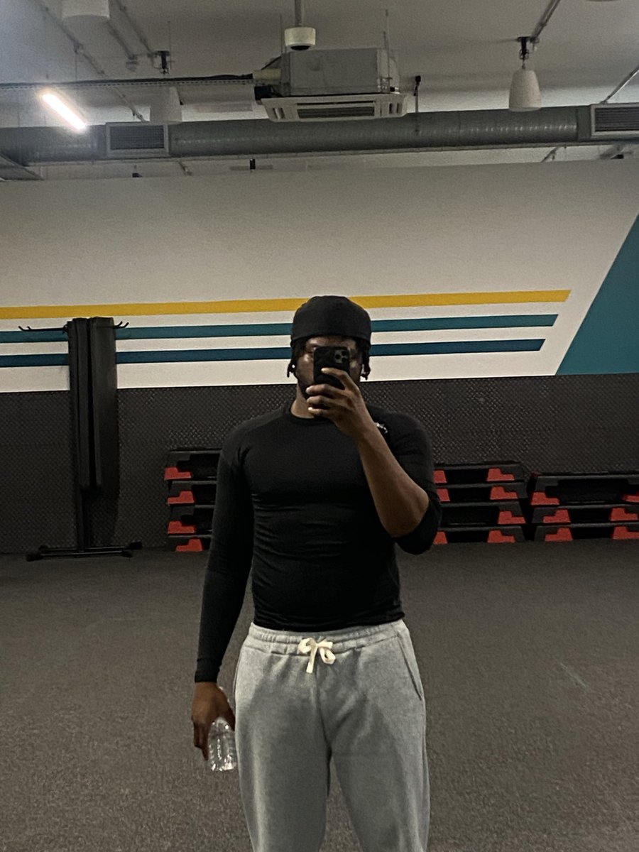 Mo_izzy_'s tweet photo. 10months into the year and I’m grateful for how far I’ve come 🙏🏾🙏🏾 https://t.co/uNCikcrQZn