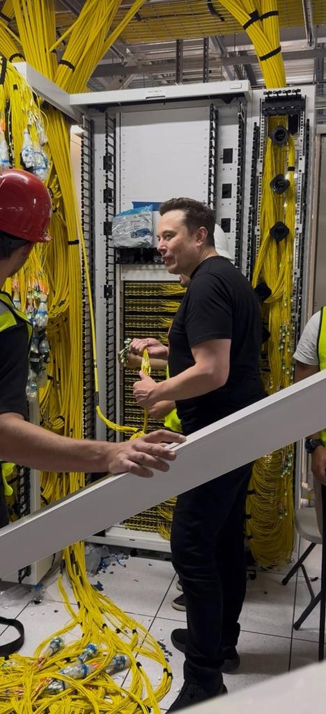 DimaZeniuk's tweet image. Elon Musk and xAI team set up a supercluster of 100,000 Nvidia H200 Blackwell GPUs in just 19 days, a process that usually takes years