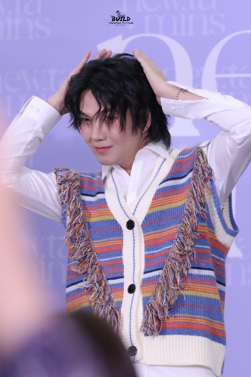 เก๊กไปเพื่อใครถามจริง….

BUILD UP THE MOMENT
#NewtaminsxBuild
#BuildJakapan <a href="/JakeB4rever/">BIU.</a> 
#Beyourluve