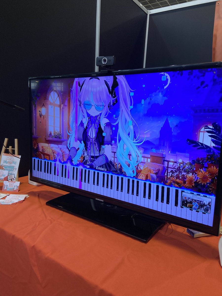 Une nouvelle invitée entre en piste coté Made In Asia ! 

<a href="/Ekomi_Minoki/">Ekomi Minoki</a> vous transporte grâce à ses talents de pianiste ! 

Toujours sur le stand 606 de Nyassobi ✨