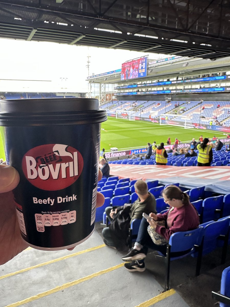 DaveWallsworth's tweet photo. Winter is coming at Selhurst Park!😂☕️ @CPFC #Bovril https://t.co/P7xpNNOyKa