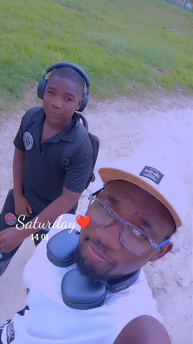 A perfect weekend to touch Grass with Lil bro 🏀