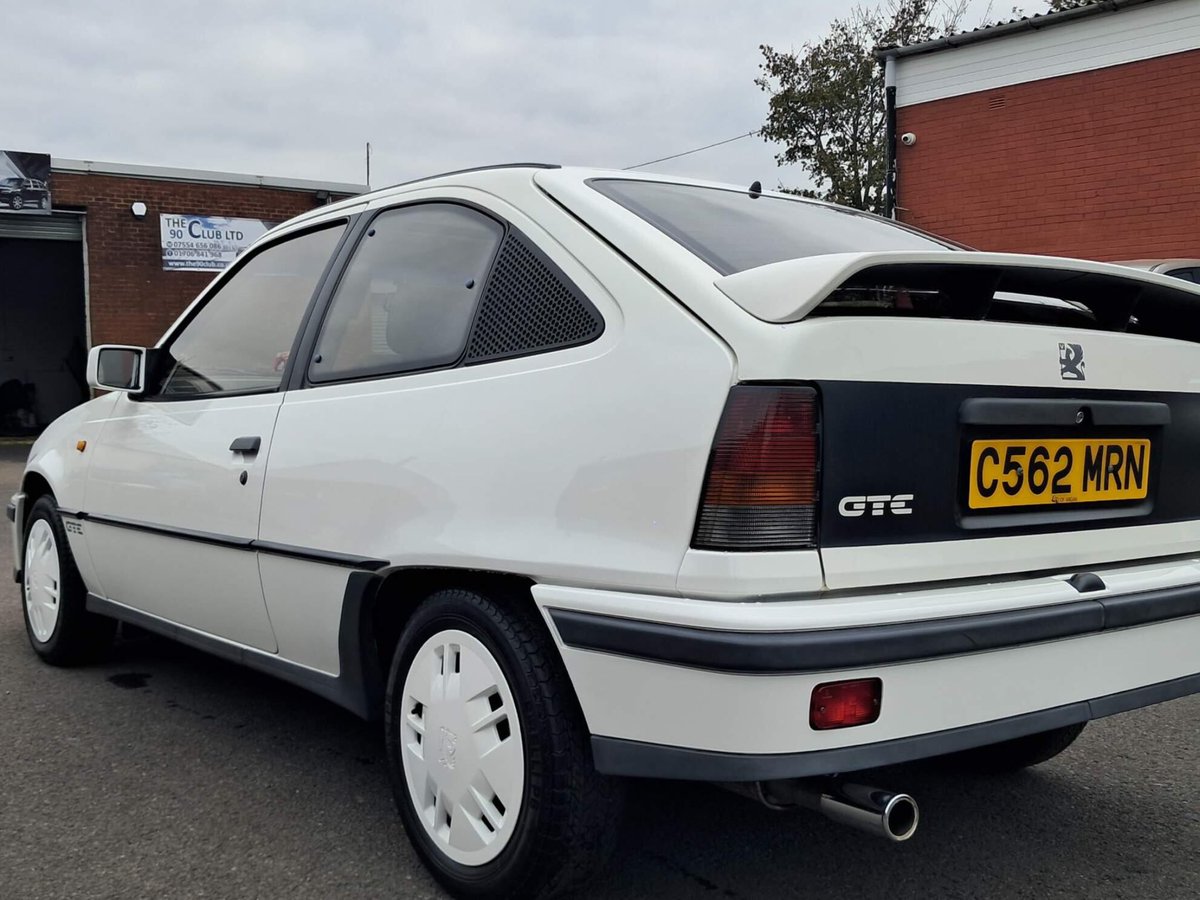gsmales's tweet image. Saturday’s Autotrader spot is this highly original, one-owner 1986 Astra GTE, complete with original white wheel trims.
While I struggle with the asking price of £30k, I doubt there is another one like it.
#Vauxhall #ClassicCars #ModernClassics #1980s
