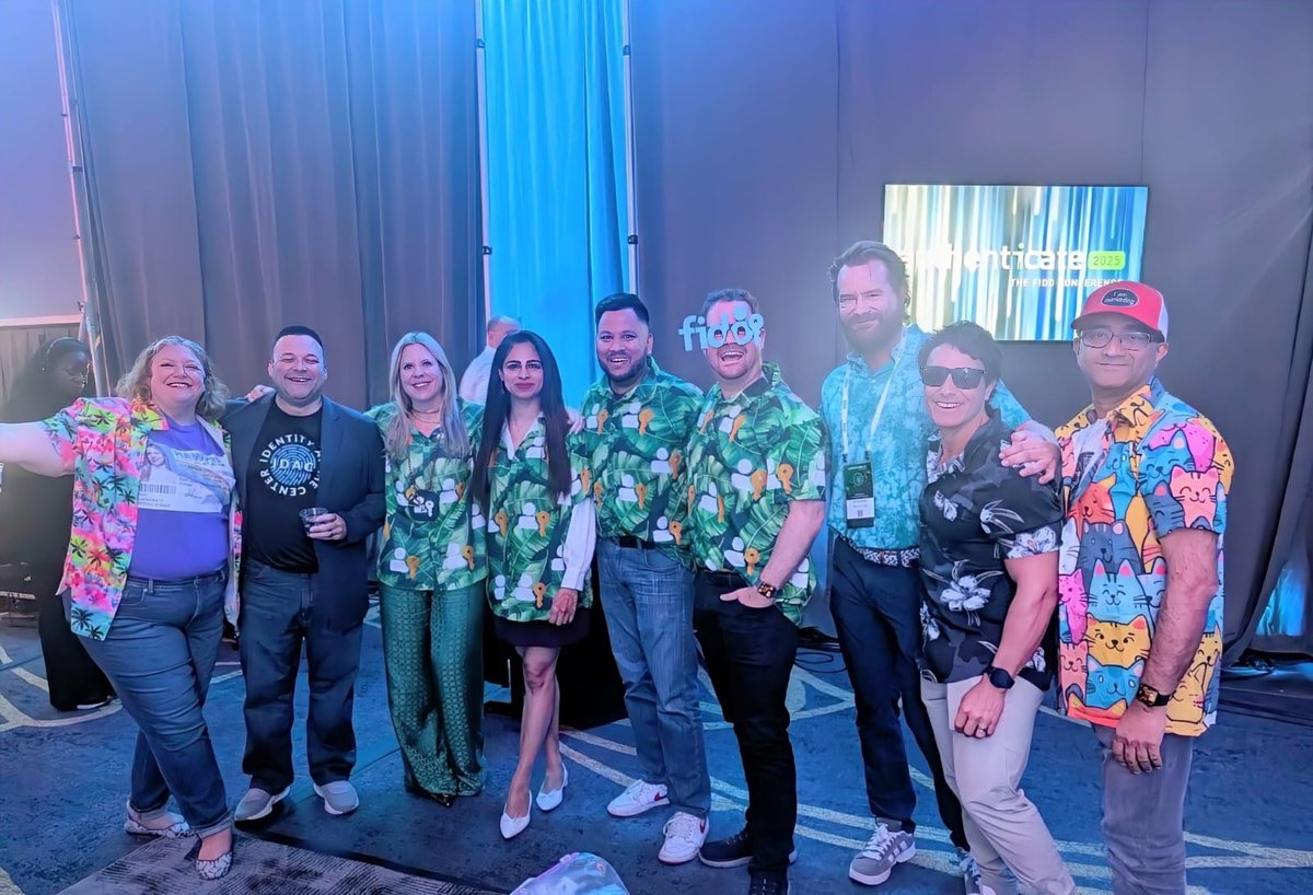 theDroidLady's tweet image. What en event @FIDOAlliance Authenticate was! 🔐
Loved presenting the exciting work we are doing on passkeys & Identity, the fun tasks and ofcourse meeting my team there!
#AndroidDev #Android #Google #passkeys