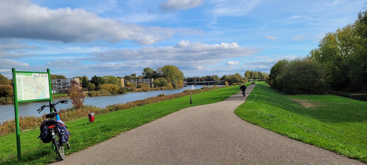 johan_klos's tweet photo. Eindelijk mooi weer om even rondje #bieschbos te #fietsen bij #dordrecht #weerfoto https://t.co/hYrjSew0St