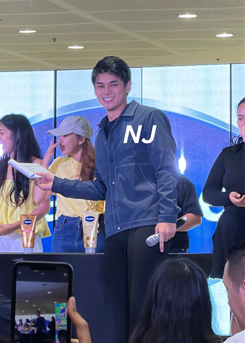 tuwang tuwa ka naman makita ako, mahal ko

MASSKARA SMILES WITH DUSTIN
MASSKARA SMILES WITH DUSTIN
#DUSTINxVaseline