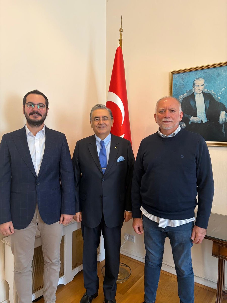İngiltere'de faaliyet gösteren <a href="/karacahomeuk/">Karaca UK</a> ve <a href="/HomendUK/">homend</a> yetkilileriyle ticari konular ve sosyal sorumluluk projeleri üzerine görüştük.