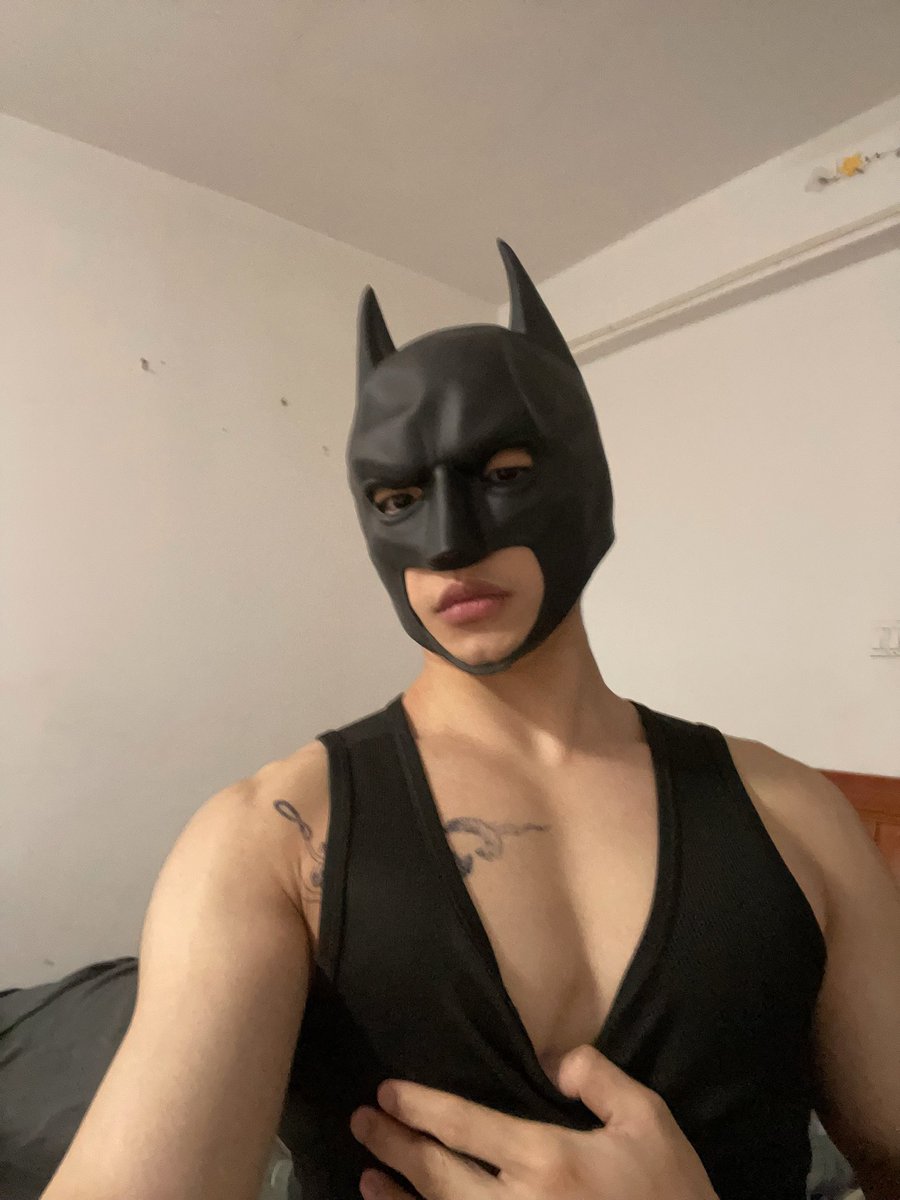 有人花钱让我蝙蝠侠返场，是看🐍了吗，骚狗