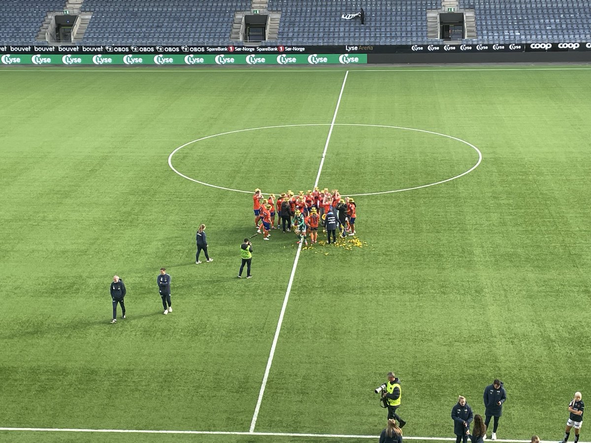 Siste kommentatorsporet levert for 2025. Gratulerer AAFK Fortuna med opprykk. Masterclass og 5-0 i Stavanger. 
Takk for i år!