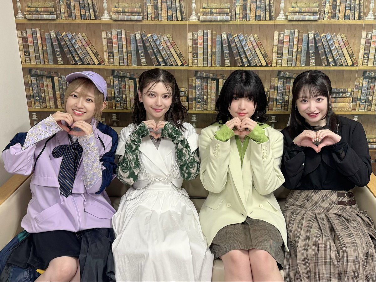 #アニメ100カノ スペシャルイベントありがとうございました！！
3期が決まったよ！ふふーんですわっ✨️
こんなに大好きになってくれてるんだなぁと、みなさんの歓声で実感しました🥹
益々賑やかになるであろうアフレコが今から楽しみです。