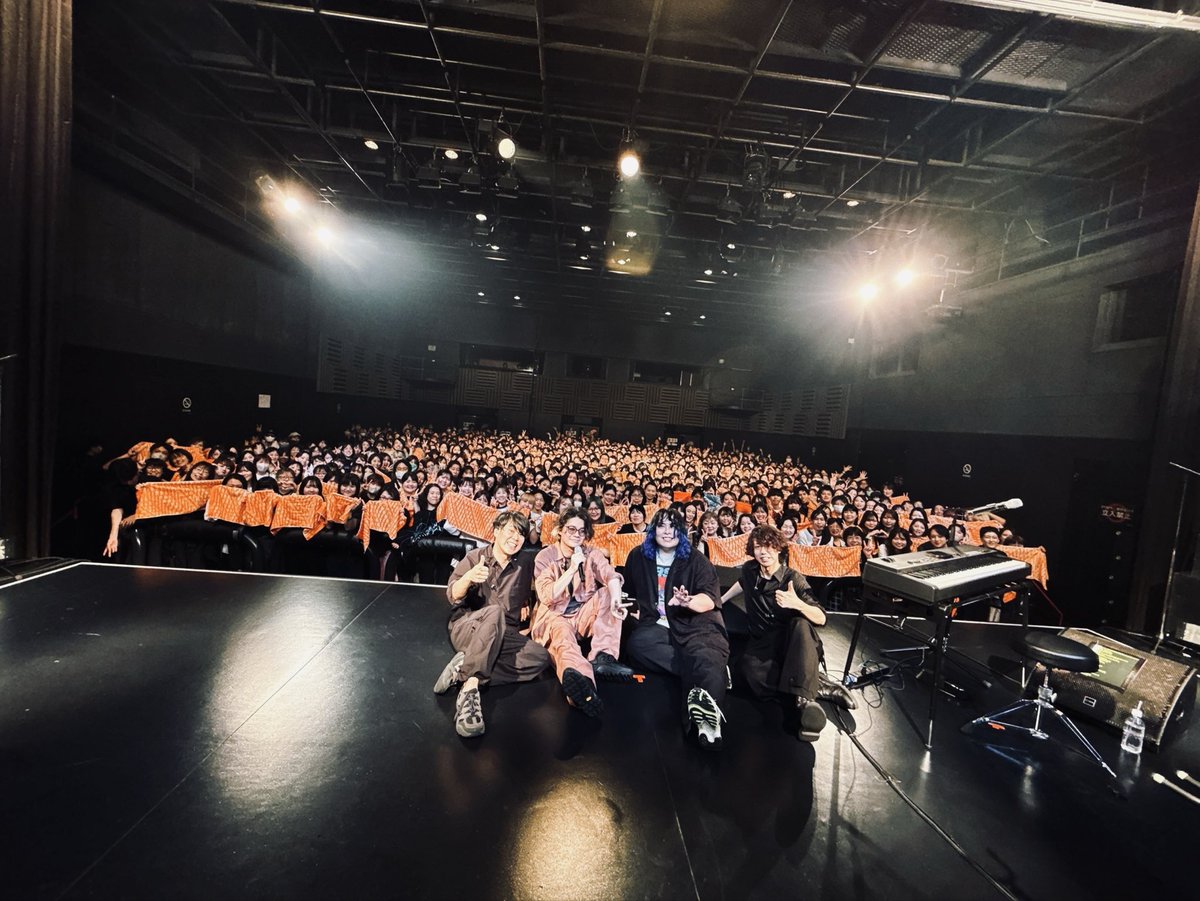 cenmilli's tweet image. センチミリメンタル
LIVE TOUR 2025 “カフネ”
2025年10月18日(日)
大阪・BIG CAT
ツアー3箇所目、大阪!ツアー折り返しのタイミングでした。
魂で演りきりました…
みんなと一緒に作り上げたライブでした。
ありがとうございました。
次は広島!
#カフネツアー
#センチミリメンタル