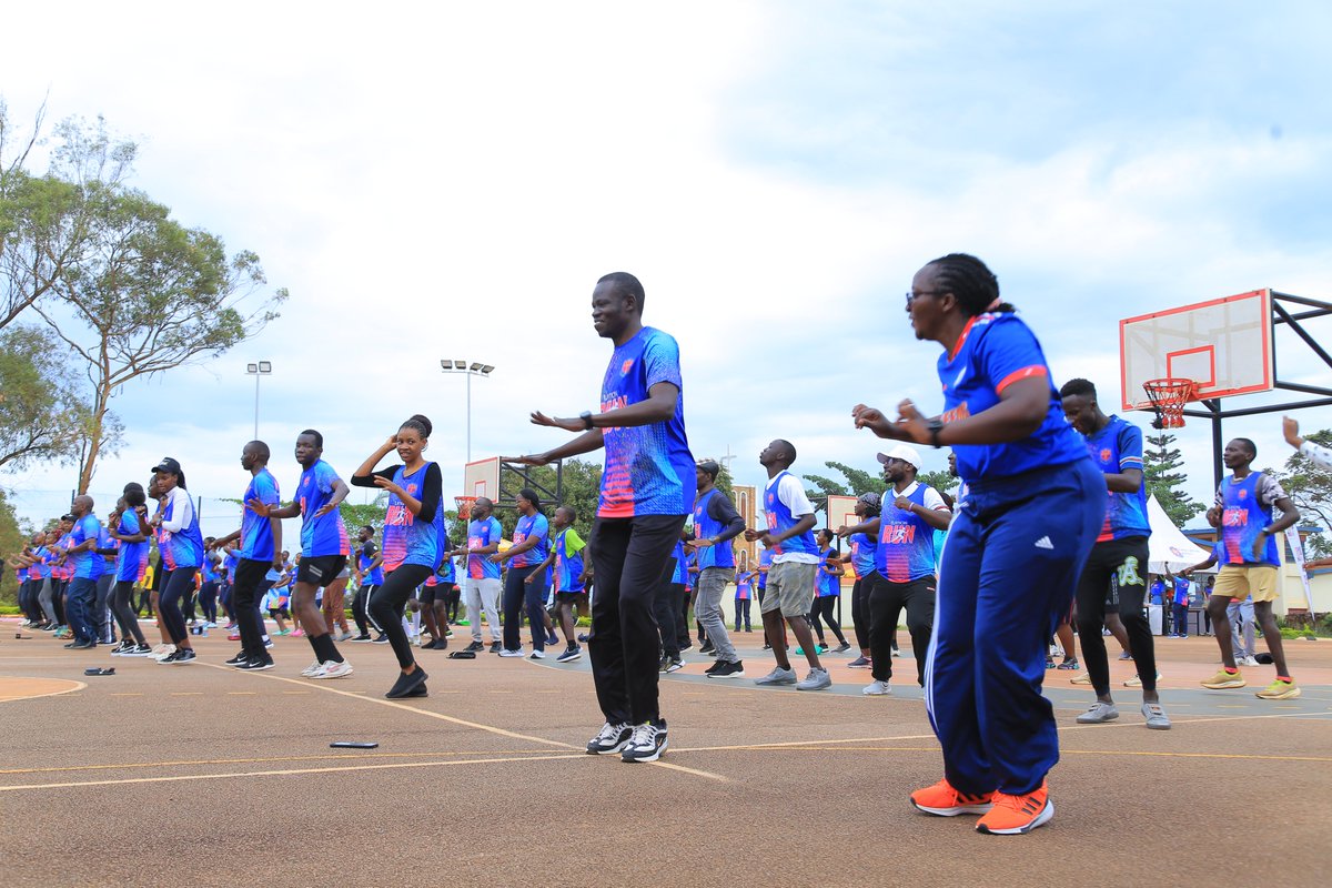 Warming up for the road. #UCURun