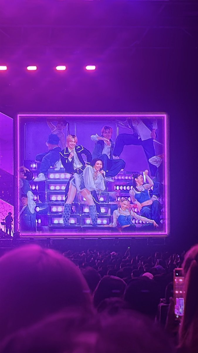 newfunshine's tweet image. ท่าจบเพลงพี่ดากับนุนิวน่ารักมาก 

CHAWARIN x DA Day1
#DA20ConcertxNuNewD1