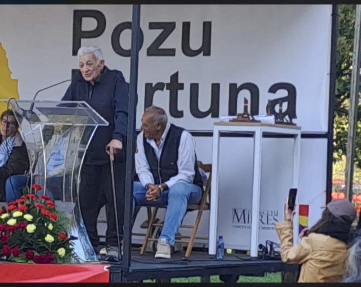 JLuis Alperi Jove (@alperijove) on Twitter photo Merecido homenaje al compañero Severino Arias, en el Pozu Fortuna.
Persona clave del sindicalismo, duramente represaliado tras las huelgas del 62, y unos de los promotores del movimiento obrero antifranquista moderno en España
<a href="/UGT_Comunica/">UGT</a>
<a href="/UGT_FICA/">UGT FICA #SalariooConflicto #PactoIndustria</a>
<a href="/somafitagugt/">SOMA-FITAG-UGT</a> Merecido homenaje al compañero Severino Arias, en el Pozu Fortuna.
Persona clave del sindicalismo, duramente represaliado tras las huelgas del 62, y unos de los promotores del movimiento obrero antifranquista moderno en España
<a href="/UGT_Comunica/">UGT</a>
<a href="/UGT_FICA/">UGT FICA #SalariooConflicto #PactoIndustria</a>
<a href="/somafitagugt/">SOMA-FITAG-UGT</a>