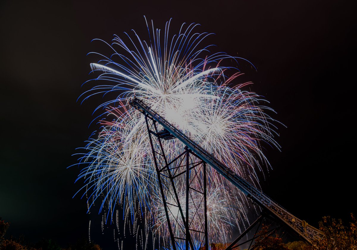 🎆 Twilight Thrills &amp; Fireworks — 2hrs of rides from 3pm + a dazzling firework finale on 2nd Nov! ⚡ £12 online only, very limited — don’t let FOMO strike! 📱 pleasurewoodhills.com #HalloweenFun #FamilyAdventure